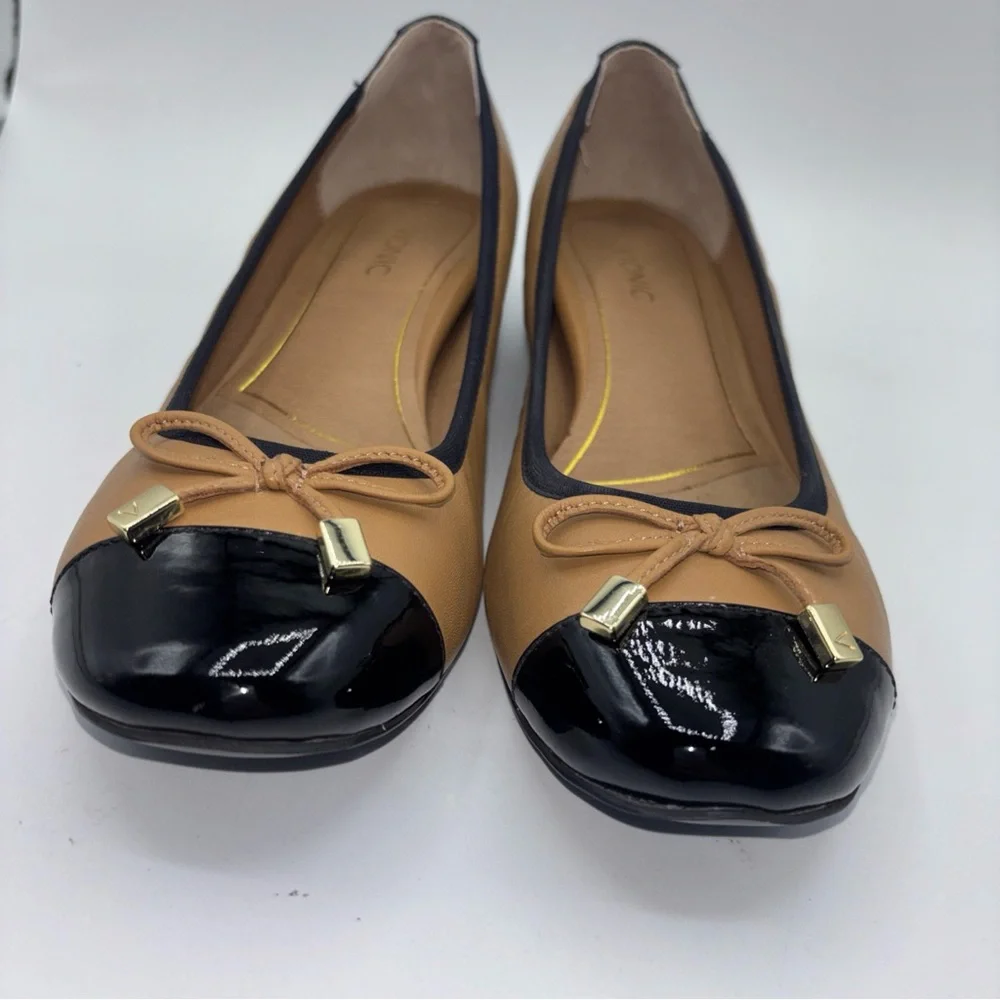 Vionic Ladies Daphne Brown Black Toe Cap Slip On Shoes Size 9 - Picture 3 of 10